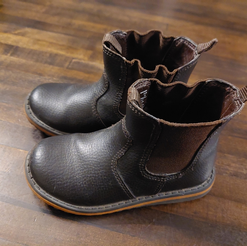 Umi boots size 25
